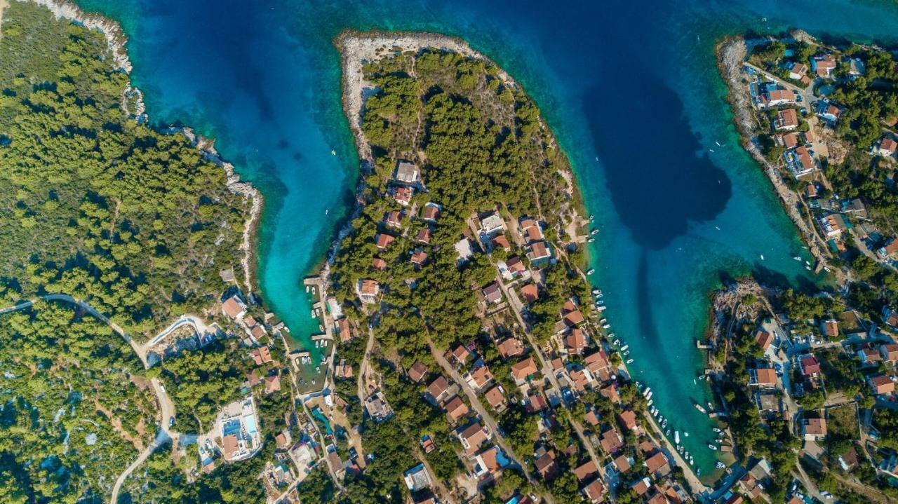 Holiday Hvar Vrbanj Exterior foto